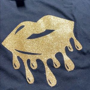 UNISEX Graphic T-Shirt with dripping lips